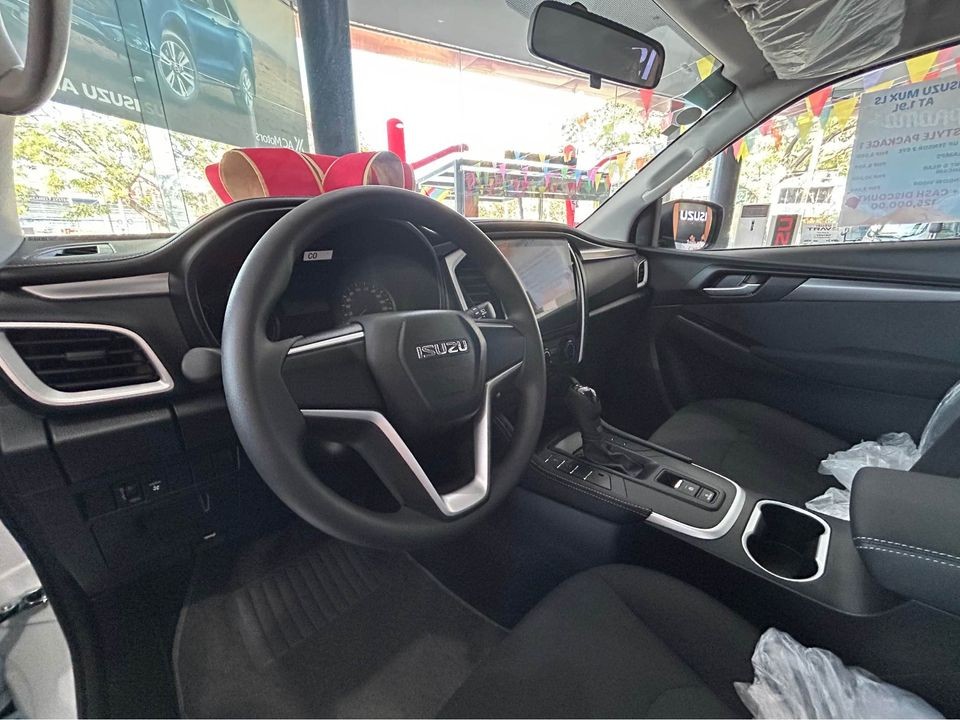 Used 1
                    ISUZU
                     for Sale Image