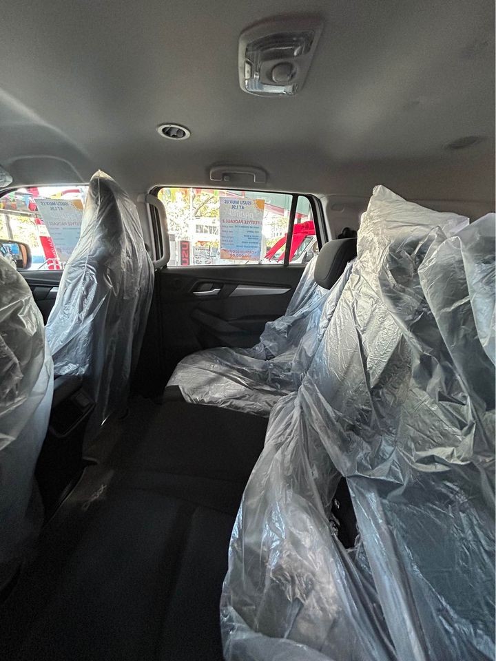 Used 1
                    ISUZU
                     for Sale Image