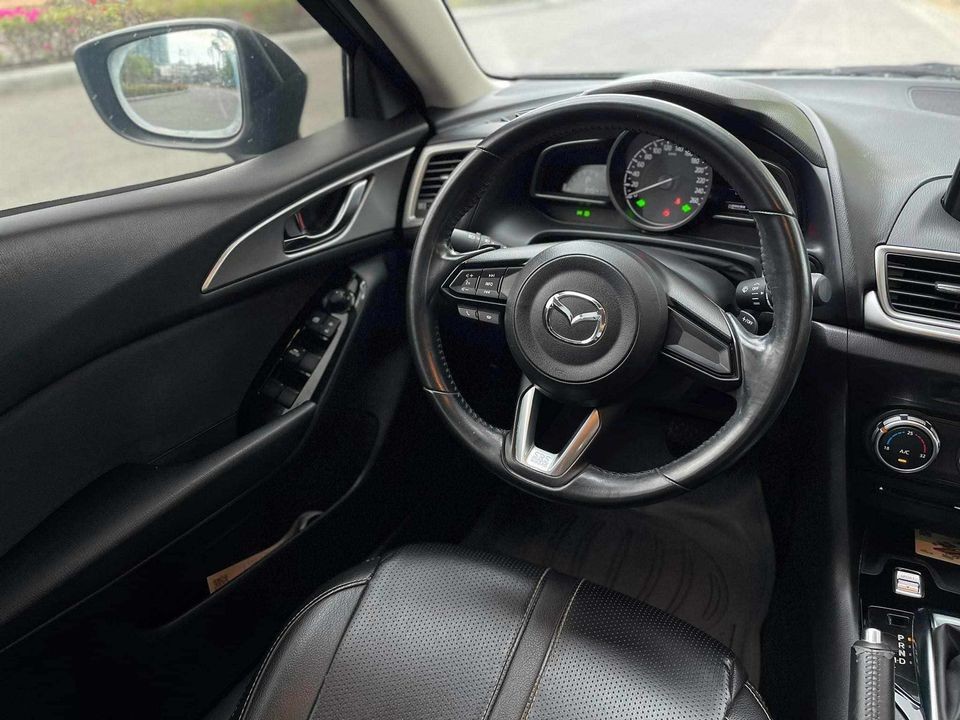 Used 1
                    MAZDA
                     for Sale Image