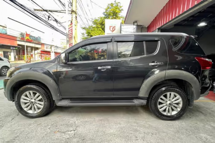 Used 1
                    ISUZU
                     for Sale Image