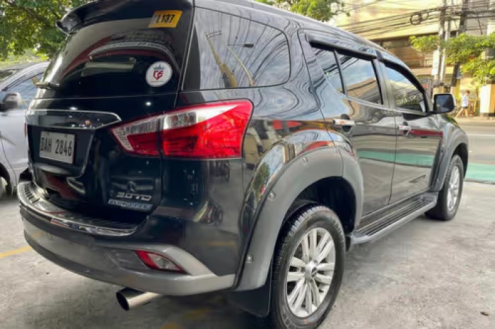 Used 1
                    ISUZU
                     for Sale Image