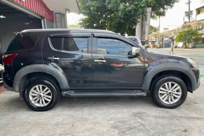 Used 1
                    ISUZU
                     for Sale Image