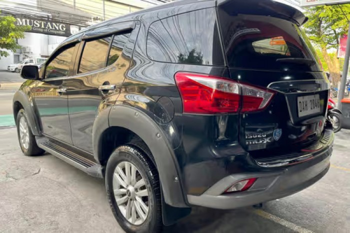 Used 1
                    ISUZU
                     for Sale Image