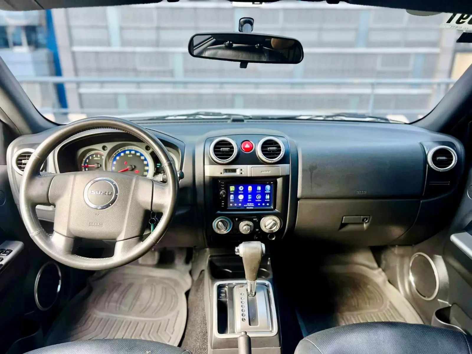 Used 1
                    ISUZU
                     for Sale Image