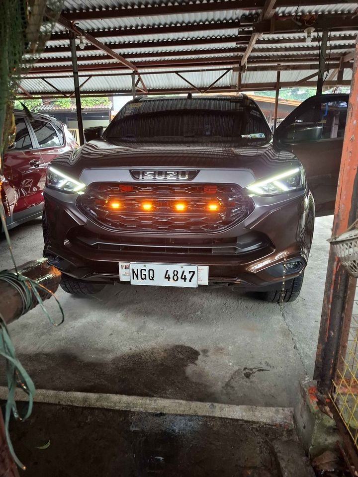 Used 1
                    ISUZU
                     for Sale Image