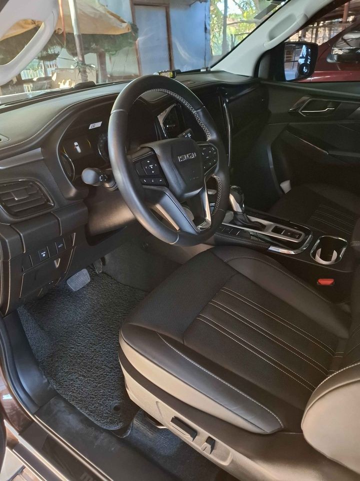 Used 1
                    ISUZU
                     for Sale Image