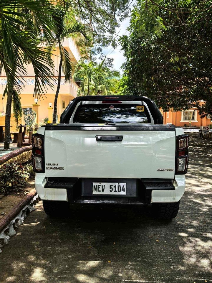 Used 1
                    ISUZU
                     for Sale Image