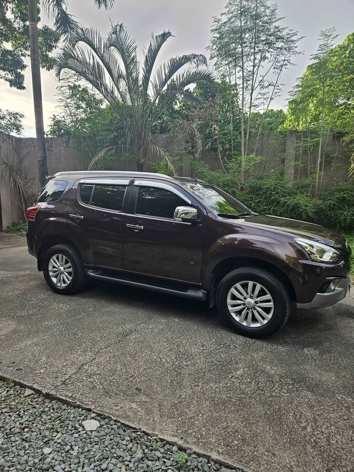 Used 1
                    ISUZU
                     for Sale Image