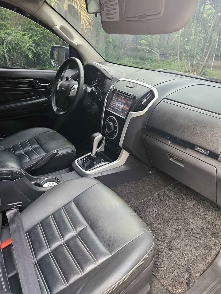 Used 1
                    ISUZU
                     for Sale Image