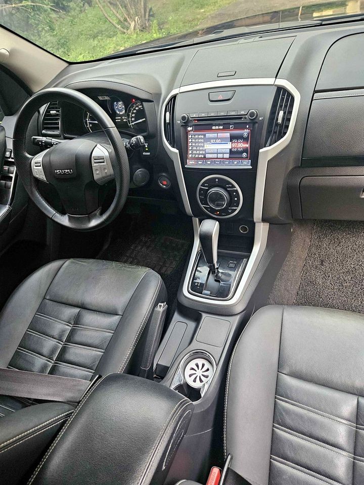 Used 1
                    ISUZU
                     for Sale Image