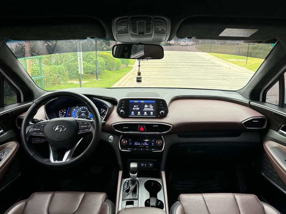 Used 1
                    HYUNDAI
                     for Sale Image