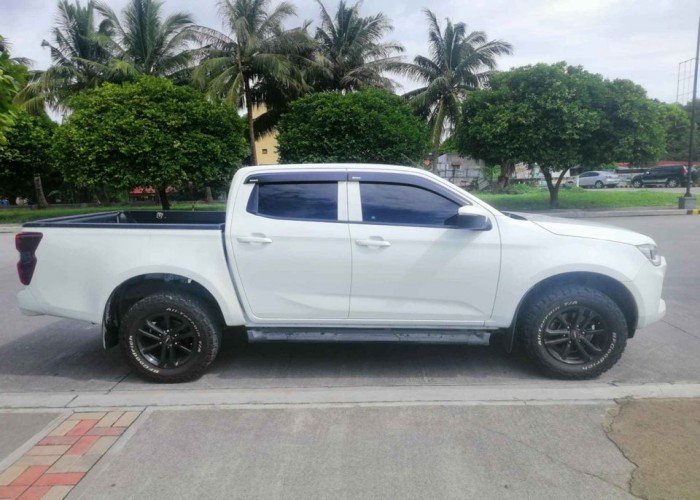 Used 1
                    ISUZU
                     for Sale Image