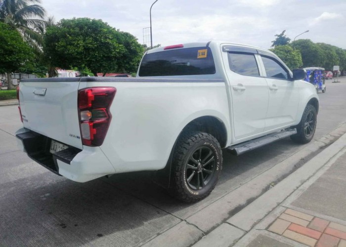 Used 1
                    ISUZU
                     for Sale Image