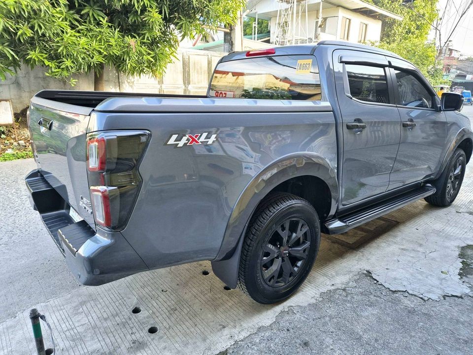 Used 1
                    ISUZU
                     for Sale Image