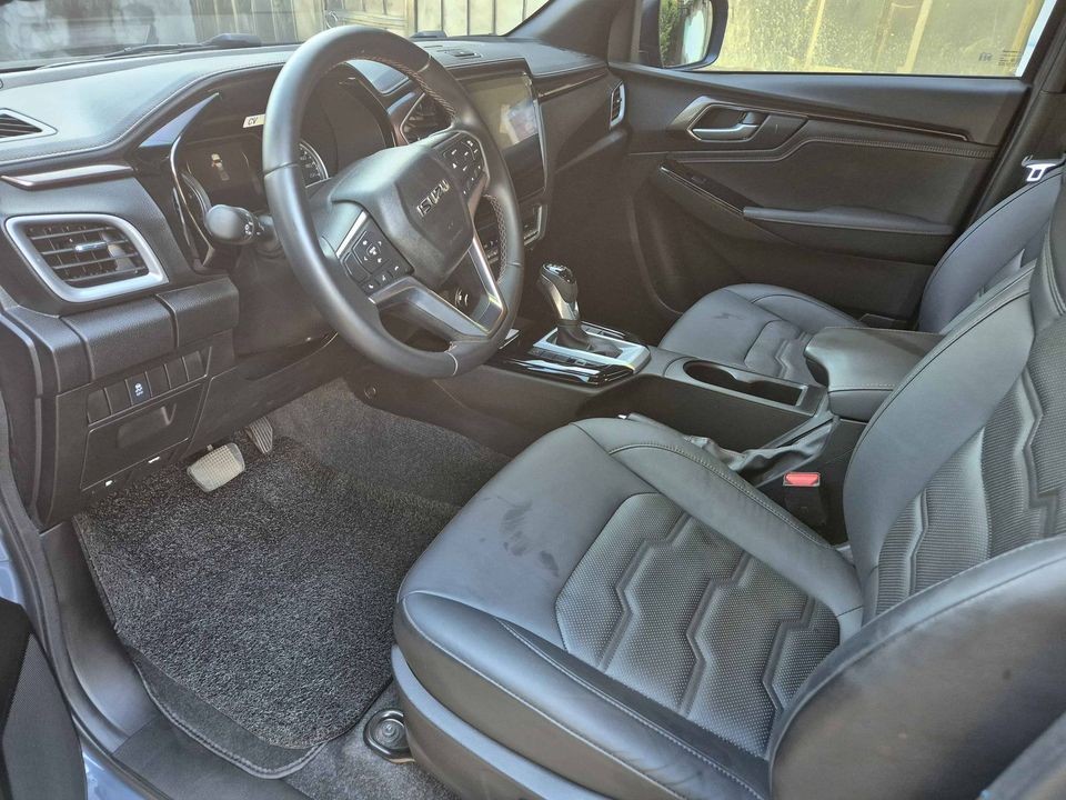 Used 1
                    ISUZU
                     for Sale Image