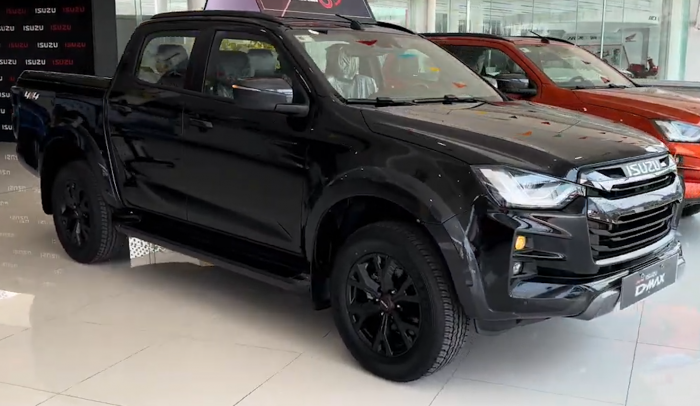 Used 2
                    ISUZU
                     for Sale Image