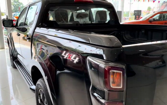 Used 2
                    ISUZU
                     for Sale Image