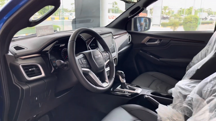 Used 1
                    ISUZU
                     for Sale Image