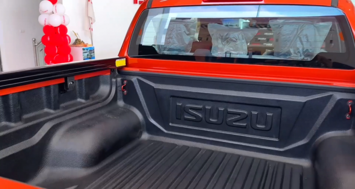 Used 2
                    ISUZU
                     for Sale Image