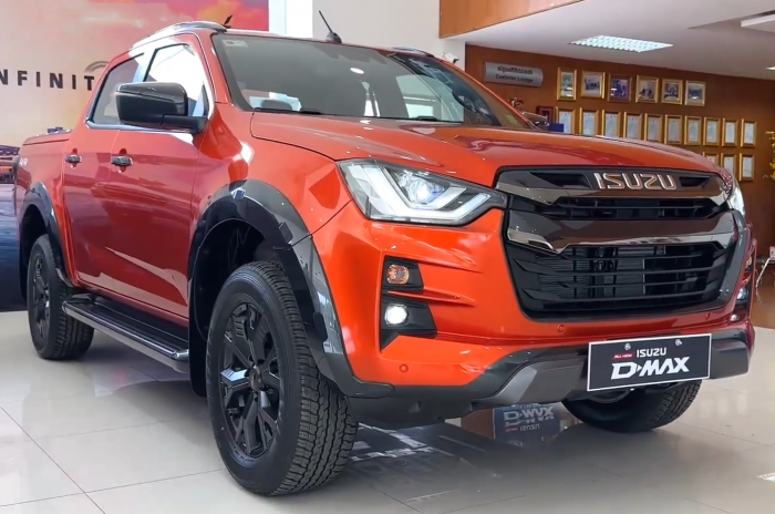 Used 2
                    ISUZU
                     for Sale Image