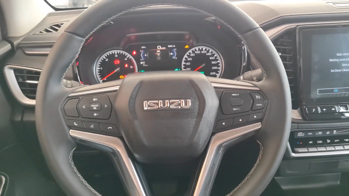 Used 1
                    ISUZU
                     for Sale Image