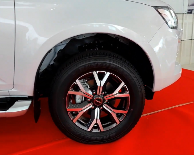 Used 1
                    ISUZU
                     for Sale Image