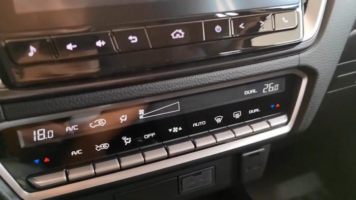 Used 1
                    ISUZU
                     for Sale Image