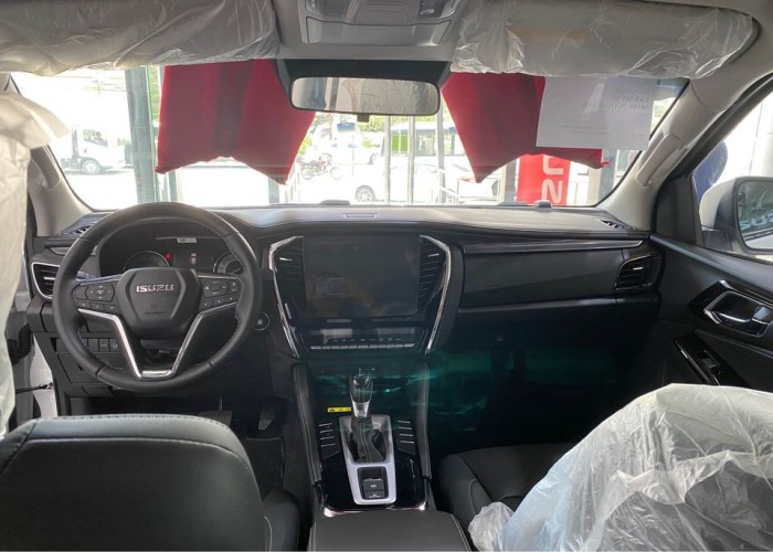 Used 2
                    ISUZU
                     for Sale Image