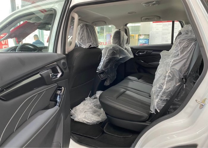 Used 2
                    ISUZU
                     for Sale Image