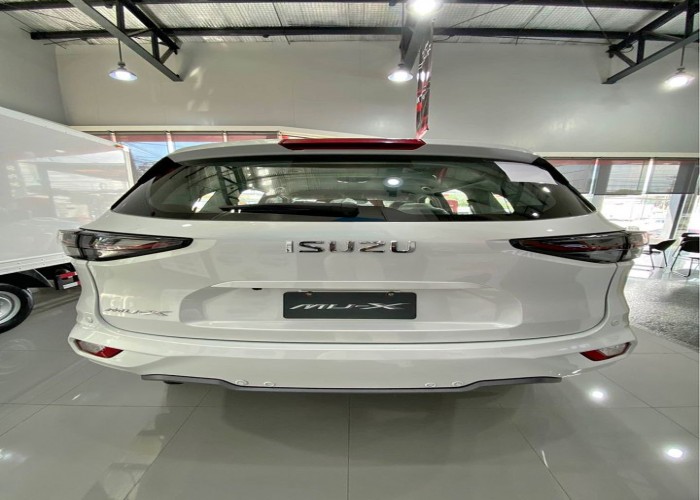 Used 2
                    ISUZU
                     for Sale Image