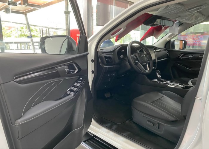 Used 2
                    ISUZU
                     for Sale Image