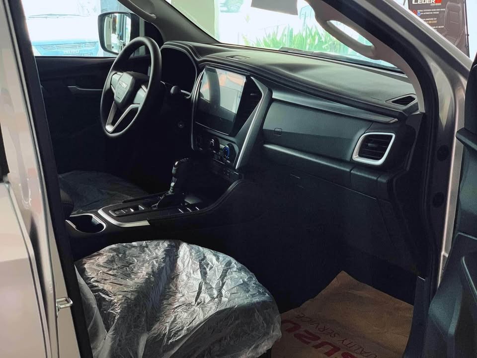 Used 1
                    ISUZU
                     for Sale Image