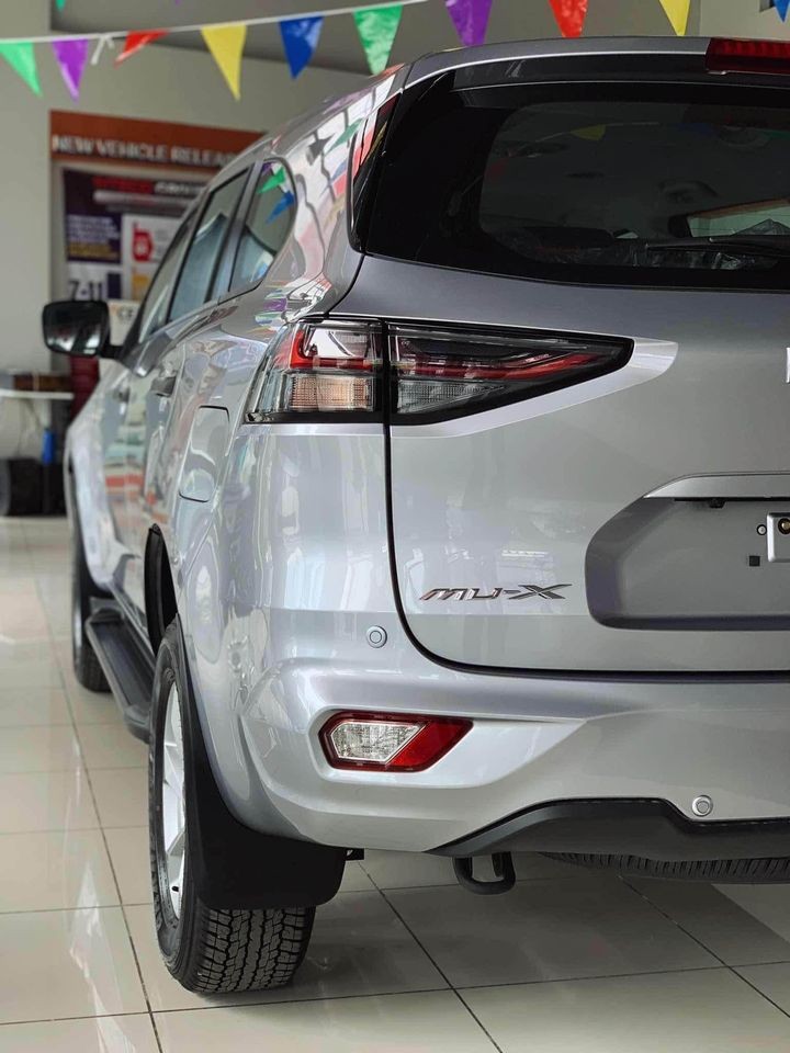 Used 1
                    ISUZU
                     for Sale Image