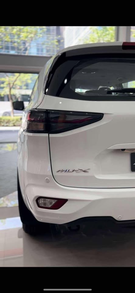 Used 1
                    ISUZU
                     for Sale Image