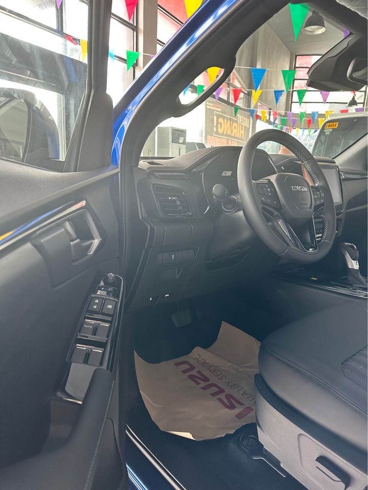 Used 1
                    ISUZU
                     for Sale Image