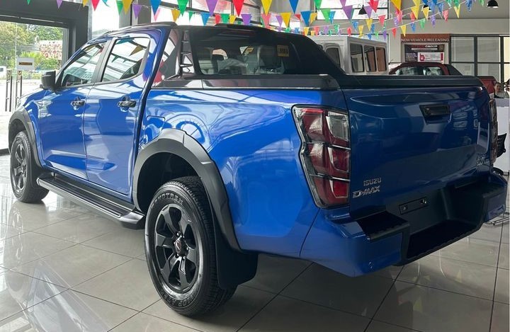 Used 1
                    ISUZU
                     for Sale Image