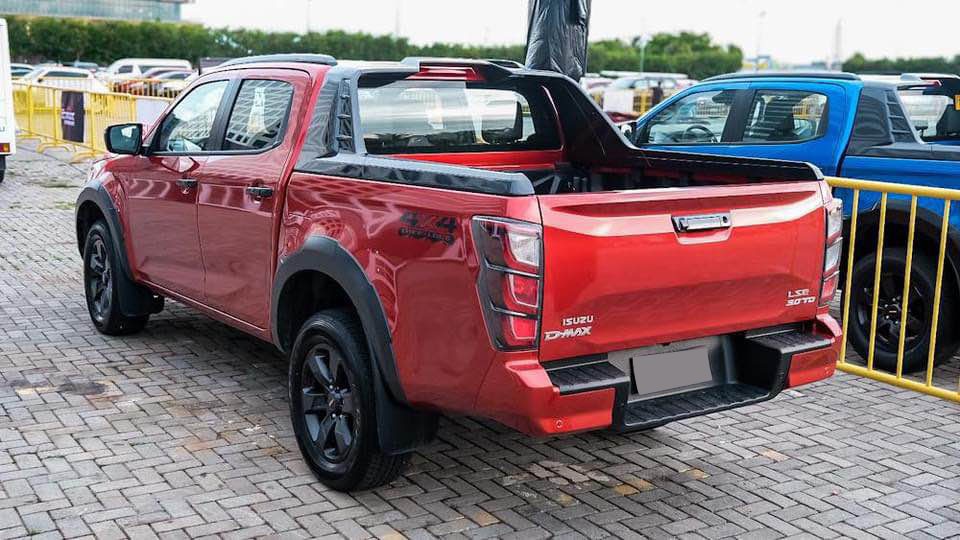 Used 1
                    ISUZU
                     for Sale Image