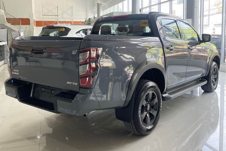 Used 1
                    ISUZU
                     for Sale Image