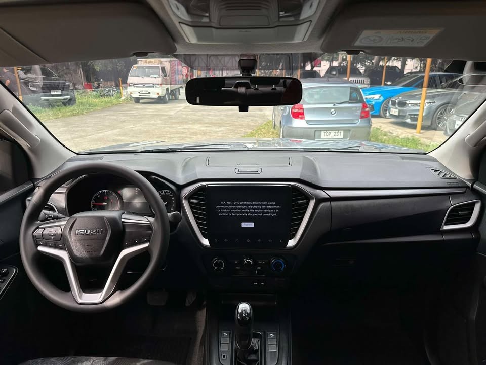 Used 2
                    ISUZU
                     for Sale Image