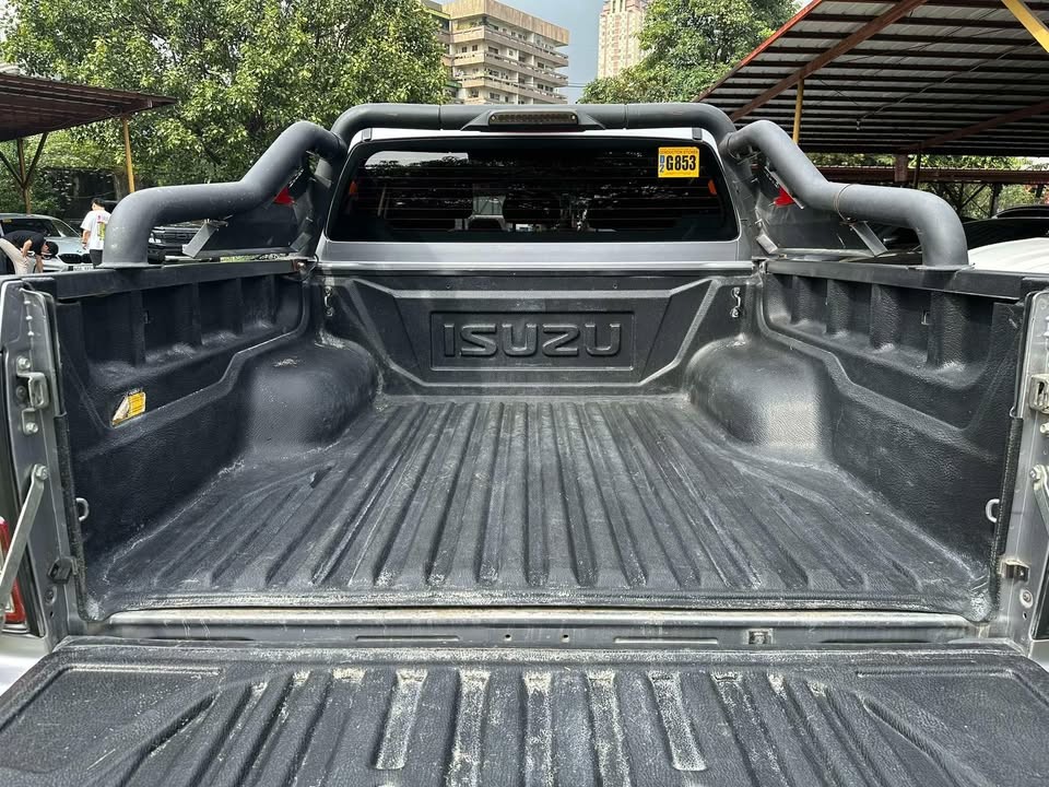 Used 2
                    ISUZU
                     for Sale Image