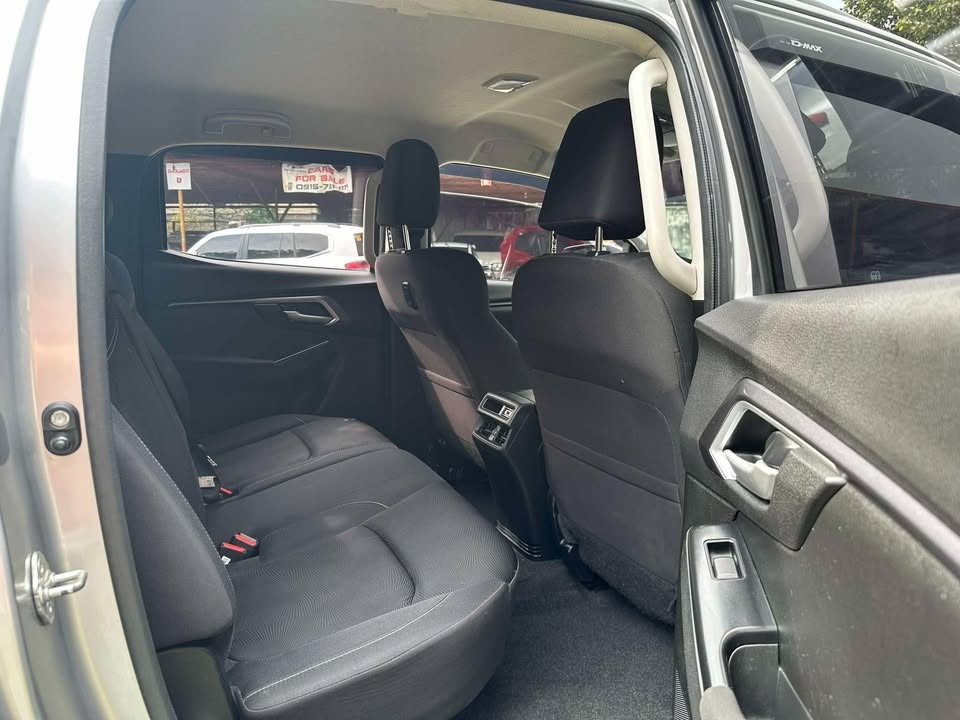 Used 2
                    ISUZU
                     for Sale Image