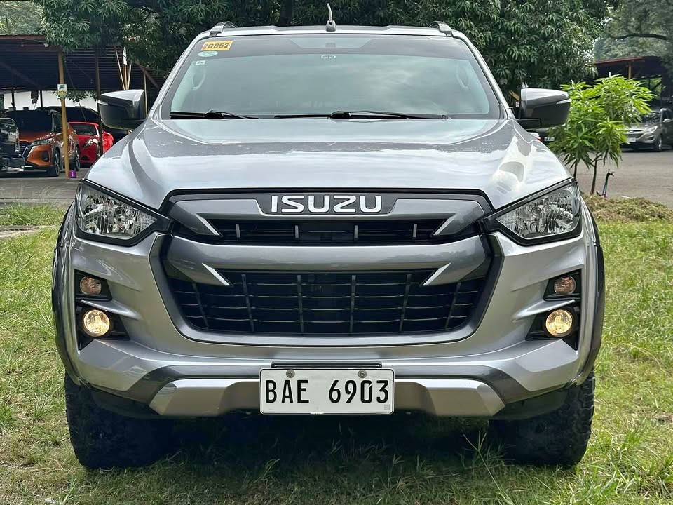 Used 2
                    ISUZU
                     for Sale Image
