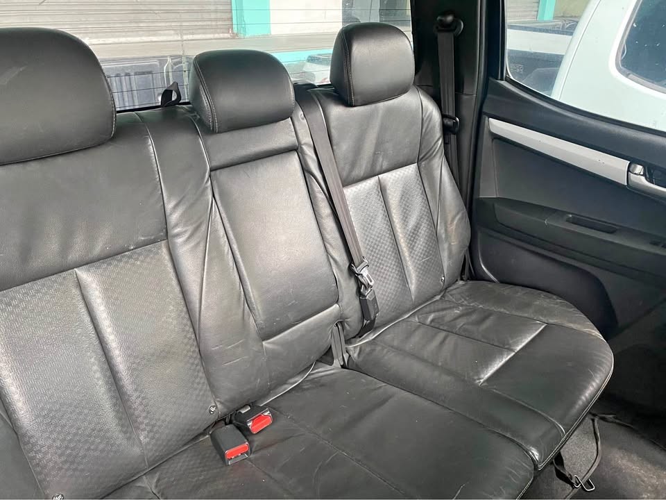 Used 1
                    ISUZU
                     for Sale Image