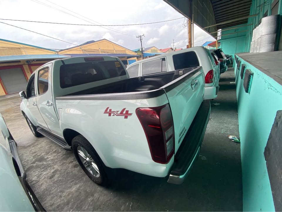 Used 1
                    ISUZU
                     for Sale Image