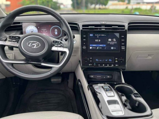 Used 
                    HYUNDAI
                     for Sale Image